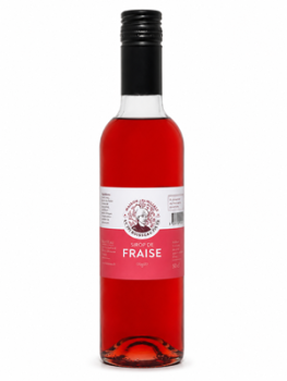 Erdbeeren-Sirup-Getraaenk-Erfrischung